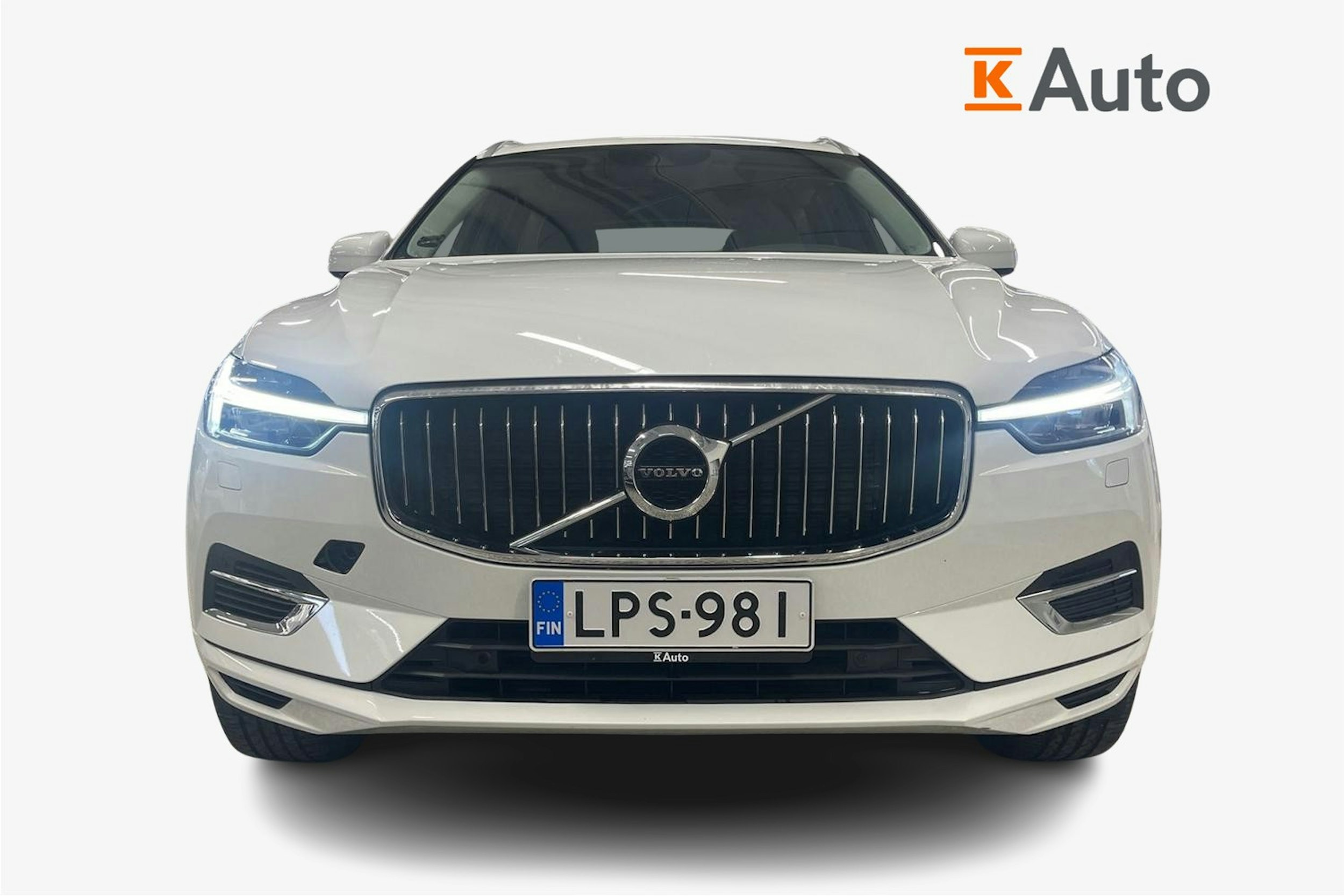 Valkoinen Volvo XC60 2021 kuva 5.