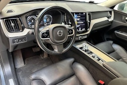 harmaa Volvo XC60 2021 kuva 7.