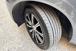 harmaa Volvo XC60 2021 kuva 13.