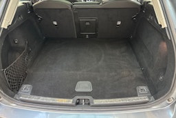 harmaa Volvo XC60 2021 kuva 16.