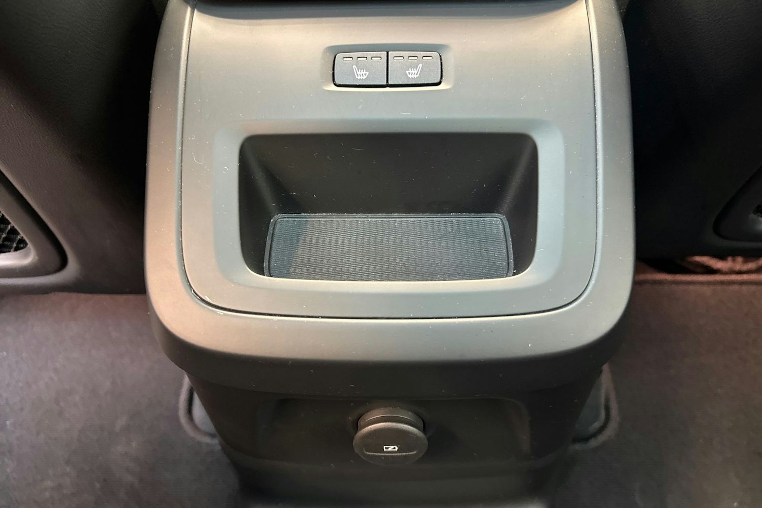 harmaa Volvo XC60 2021 kuva 20.
