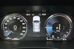 harmaa Volvo XC60 2021 kuva 23.