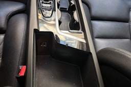 harmaa Volvo XC60 2021 kuva 32.