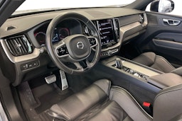 harmaa Volvo XC60 2021 kuva 7.