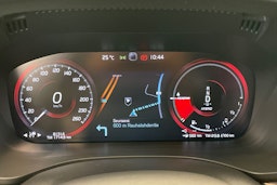 harmaa Volvo XC60 2021 kuva 17.