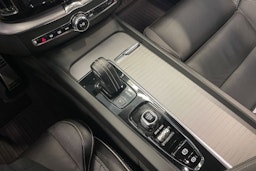 harmaa Volvo XC60 2021 kuva 20.