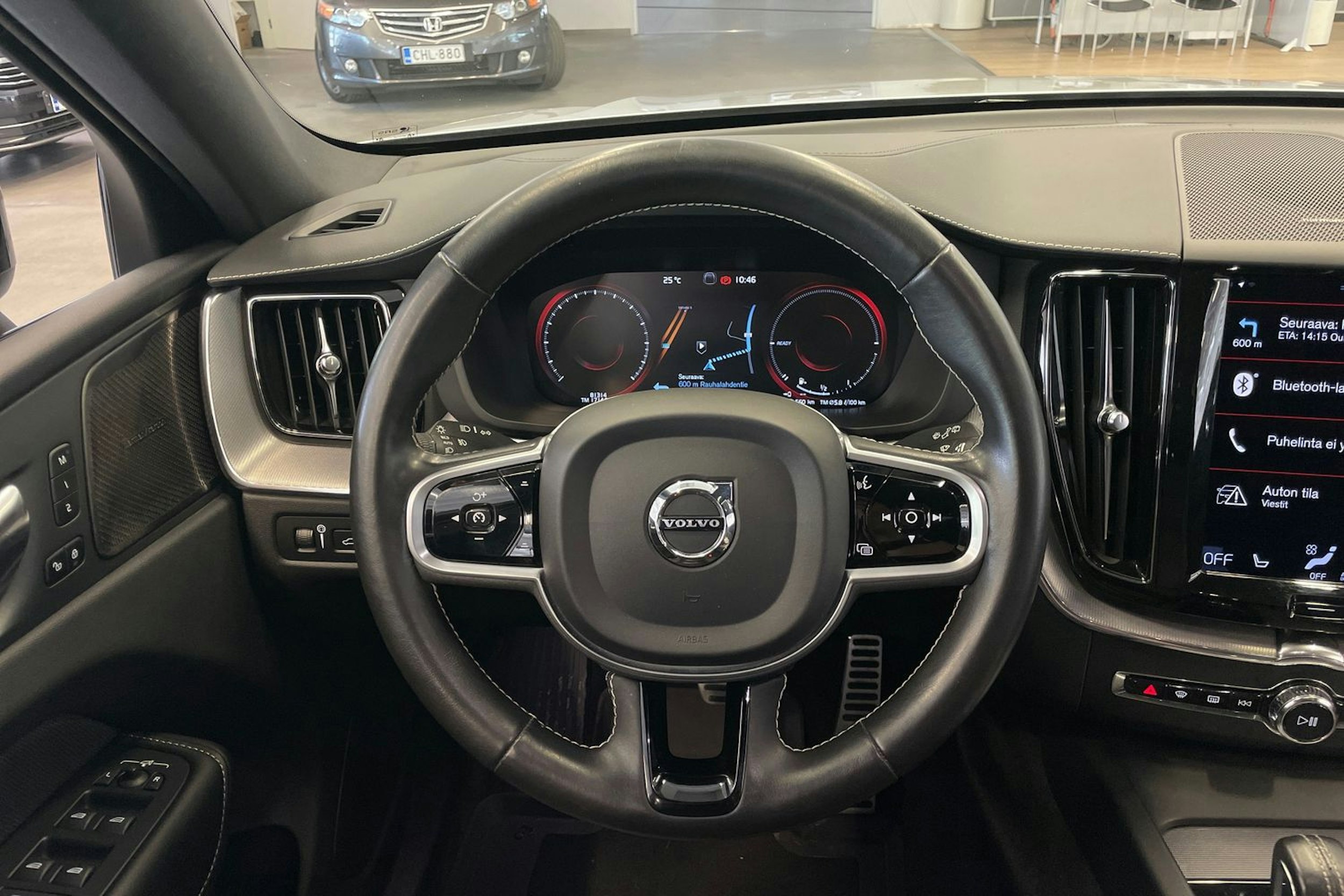 harmaa Volvo XC60 2021 kuva 21.