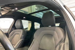harmaa Volvo XC60 2021 kuva 22.