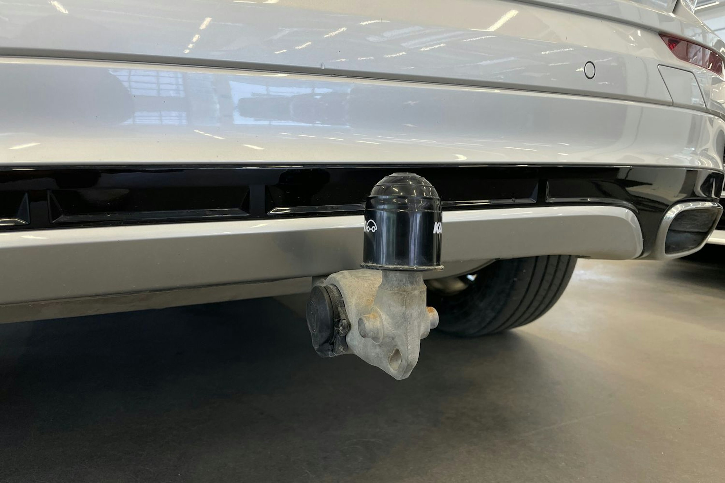 harmaa Volvo XC60 2021 kuva 23.