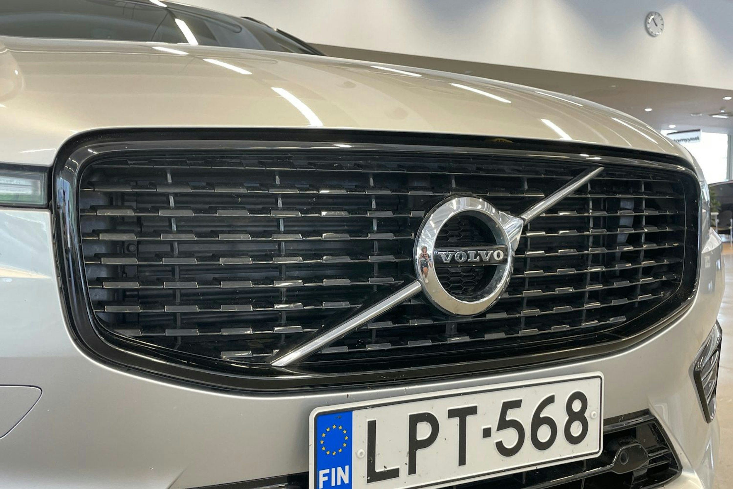 harmaa Volvo XC60 2021 kuva 25.