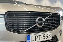harmaa Volvo XC60 2021 kuva 25.