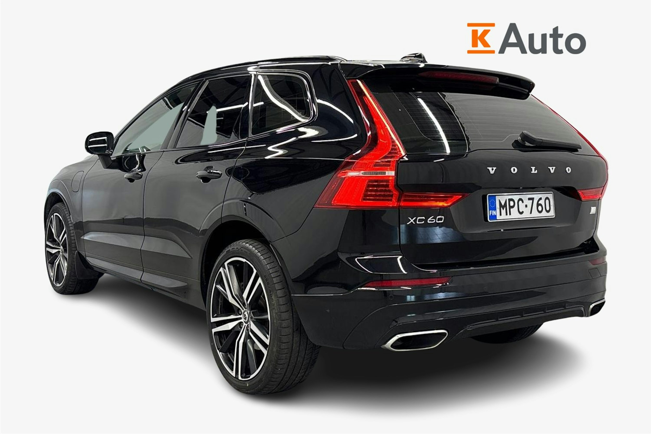 musta Volvo XC60 2021 kuva 2.