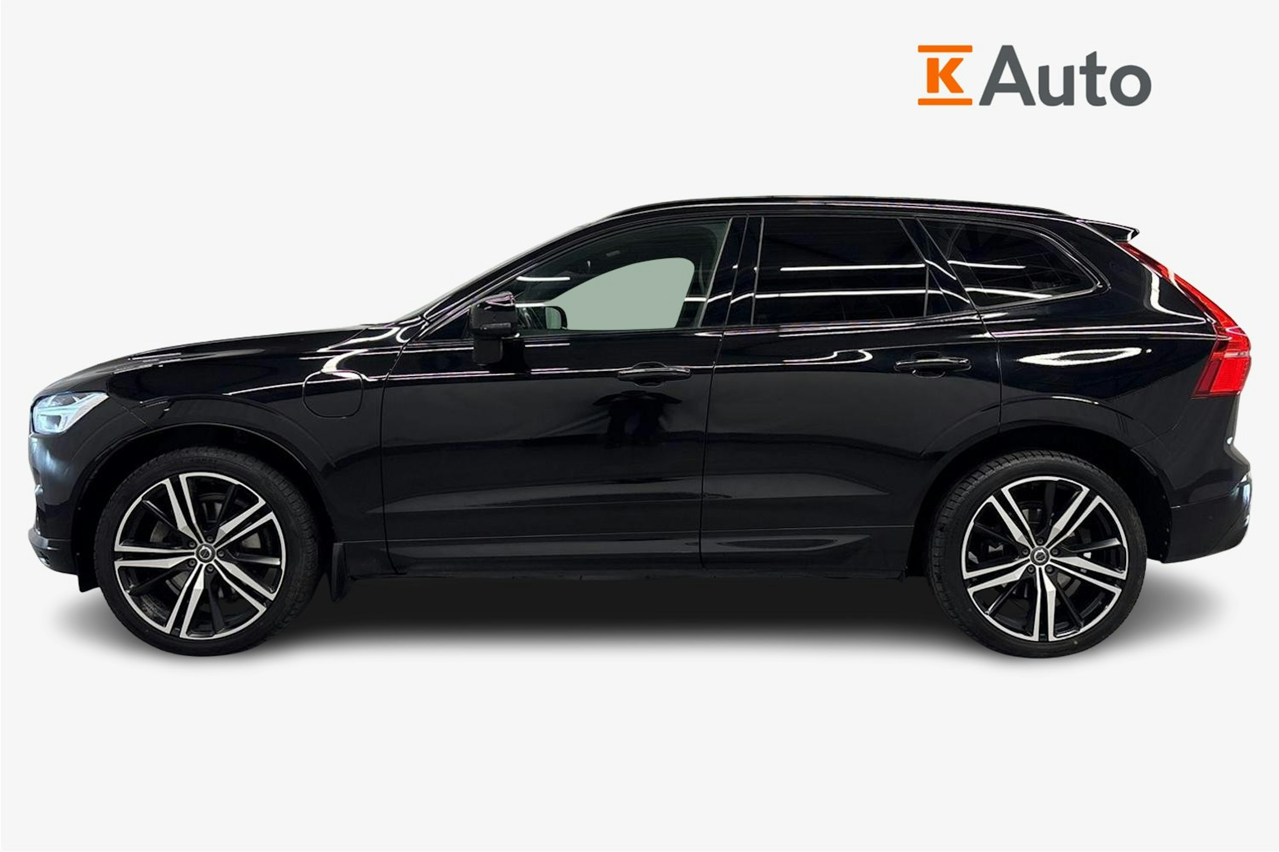 musta Volvo XC60 2021 kuva 6.