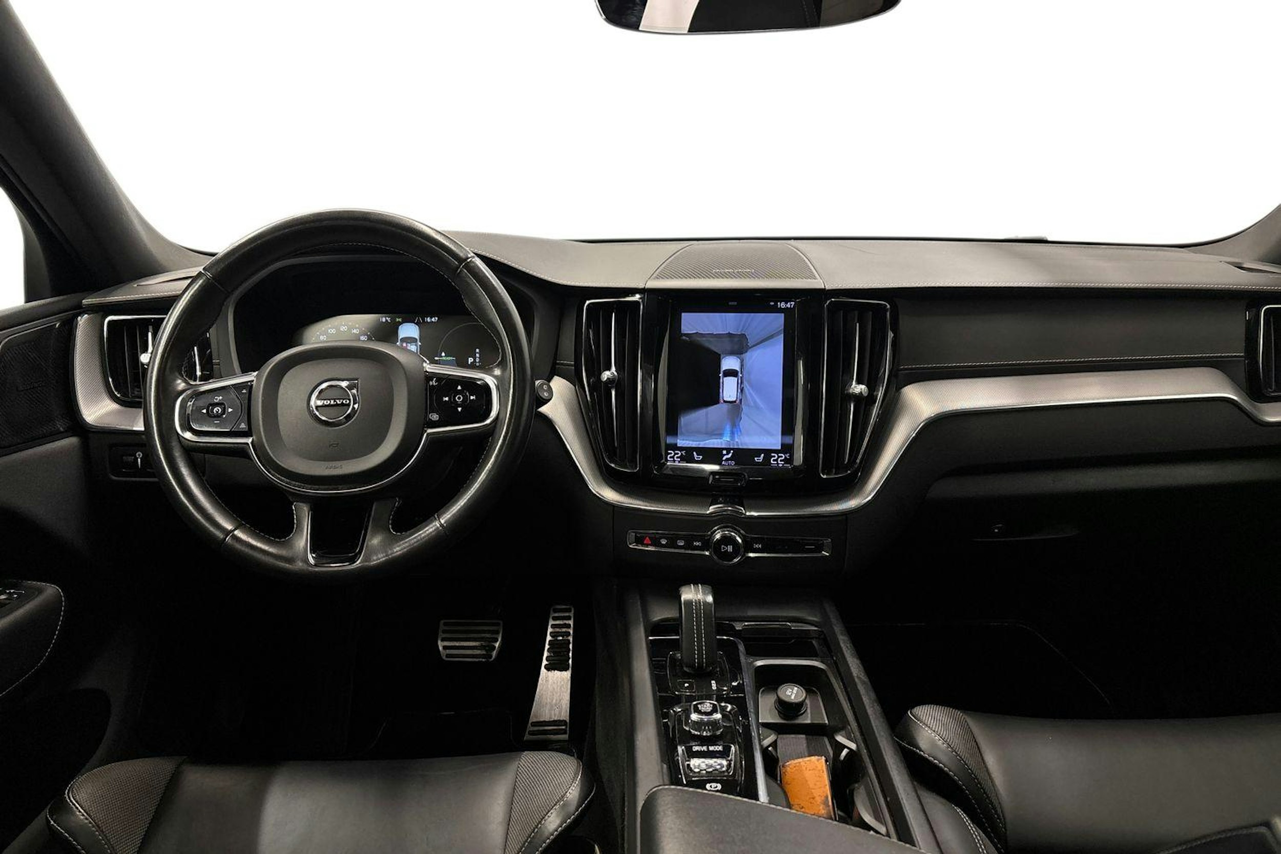 musta Volvo XC60 2021 kuva 9.