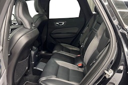 musta Volvo XC60 2021 kuva 10.