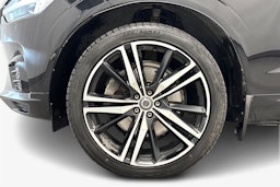 musta Volvo XC60 2021 kuva 11.