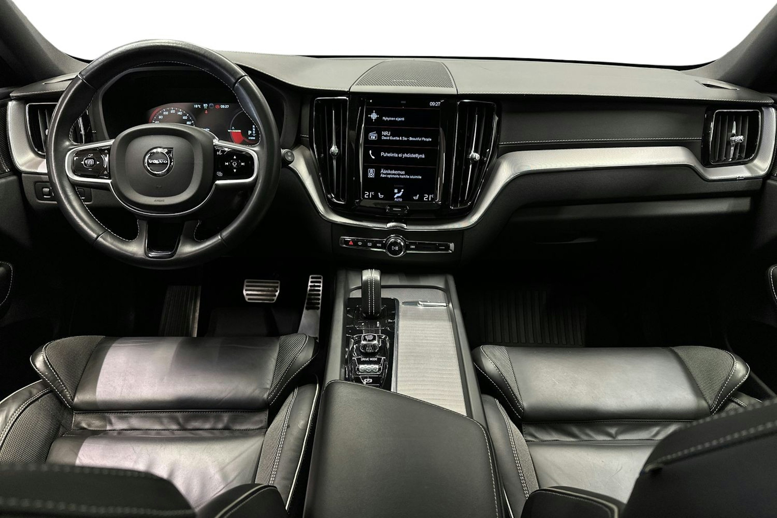 harmaa Volvo XC60 2021 kuva 10.