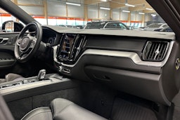 harmaa Volvo XC60 2021 kuva 13.