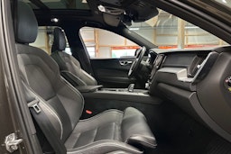 harmaa Volvo XC60 2021 kuva 14.
