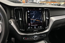 harmaa Volvo XC60 2021 kuva 23.