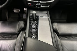 harmaa Volvo XC60 2021 kuva 24.