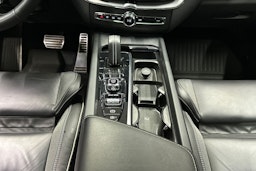 harmaa Volvo XC60 2021 kuva 25.