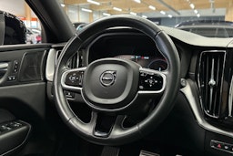 harmaa Volvo XC60 2021 kuva 27.