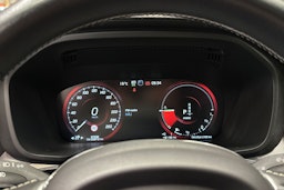 harmaa Volvo XC60 2021 kuva 28.