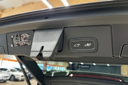 harmaa Volvo XC60 2021 kuva 37.