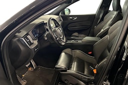 musta Volvo XC60 2021 kuva 3.