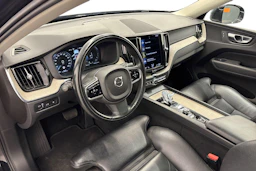 musta Volvo XC60 2021 kuva 6.