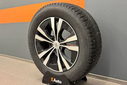 musta Volvo XC60 2021 kuva 10.