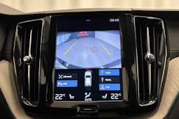 musta Volvo XC60 2021 kuva 18.