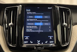 musta Volvo XC60 2021 kuva 22.