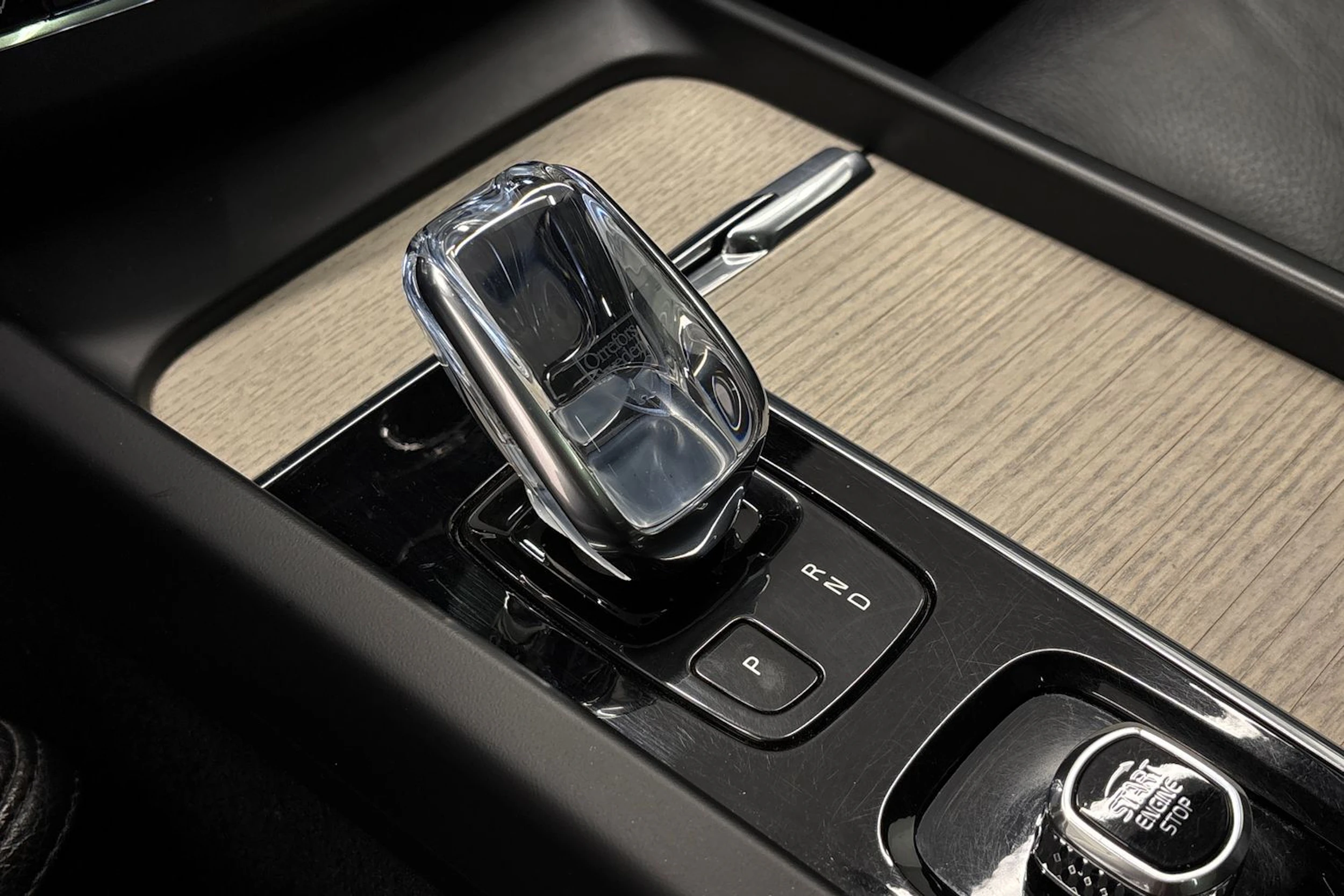 musta Volvo XC60 2021 kuva 23.