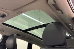 musta Volvo XC60 2021 kuva 24.