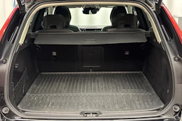 musta Volvo XC60 2021 kuva 25.