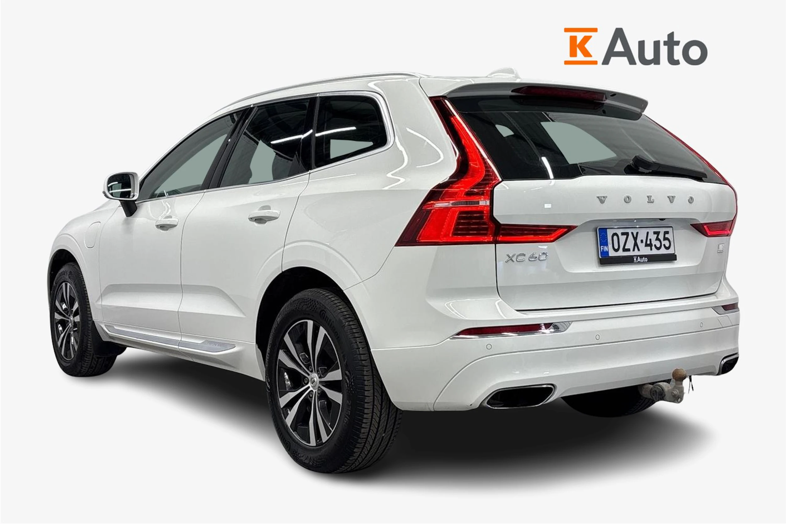 valkoinen Volvo XC60 2021 kuva 3.