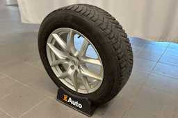 valkoinen Volvo XC60 2021 kuva 13.