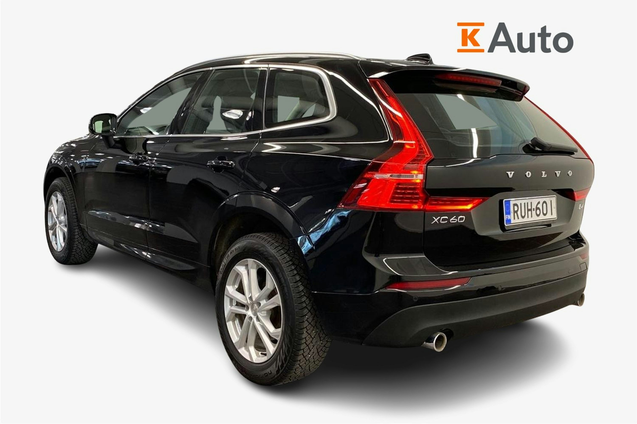 musta Volvo XC60 2021 kuva 2.
