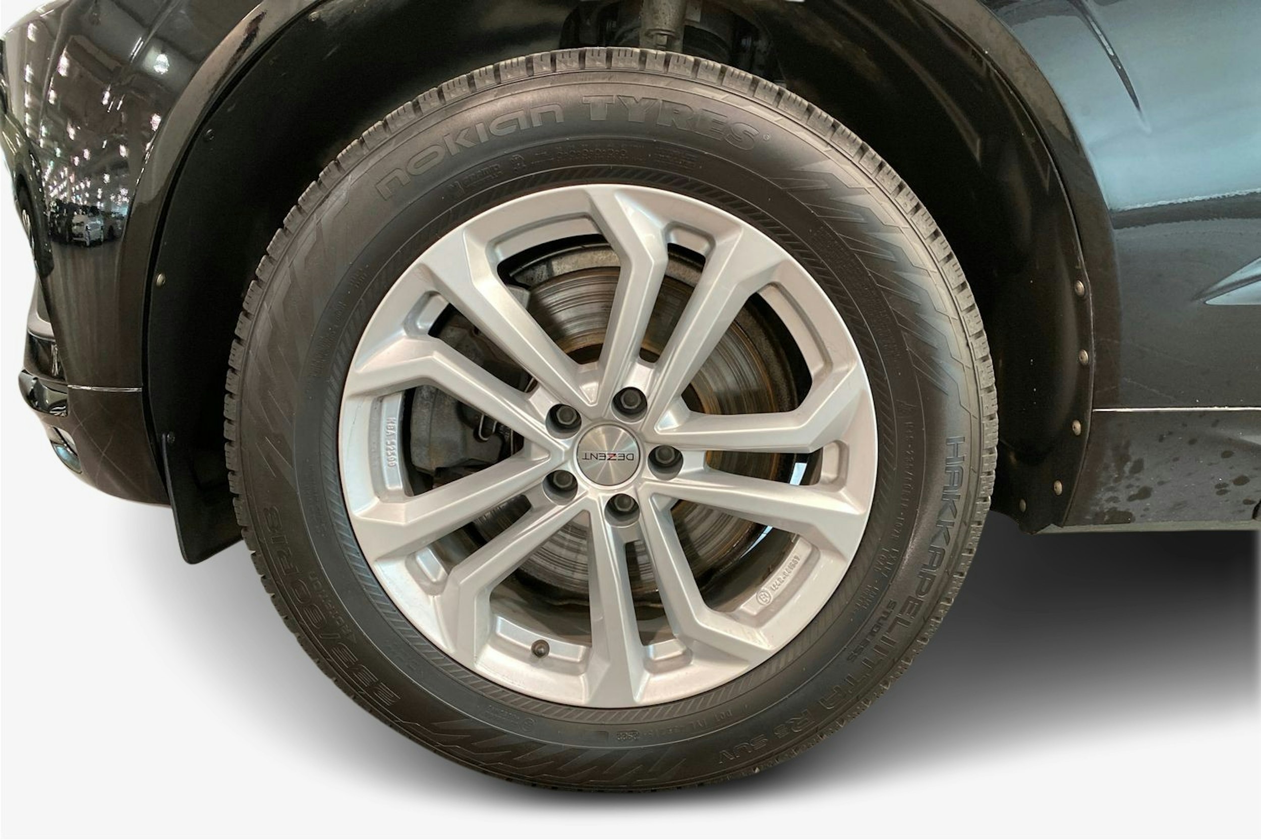 musta Volvo XC60 2021 kuva 11.