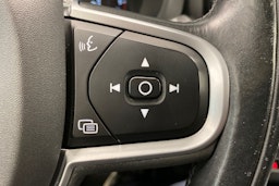 musta Volvo XC60 2021 kuva 16.