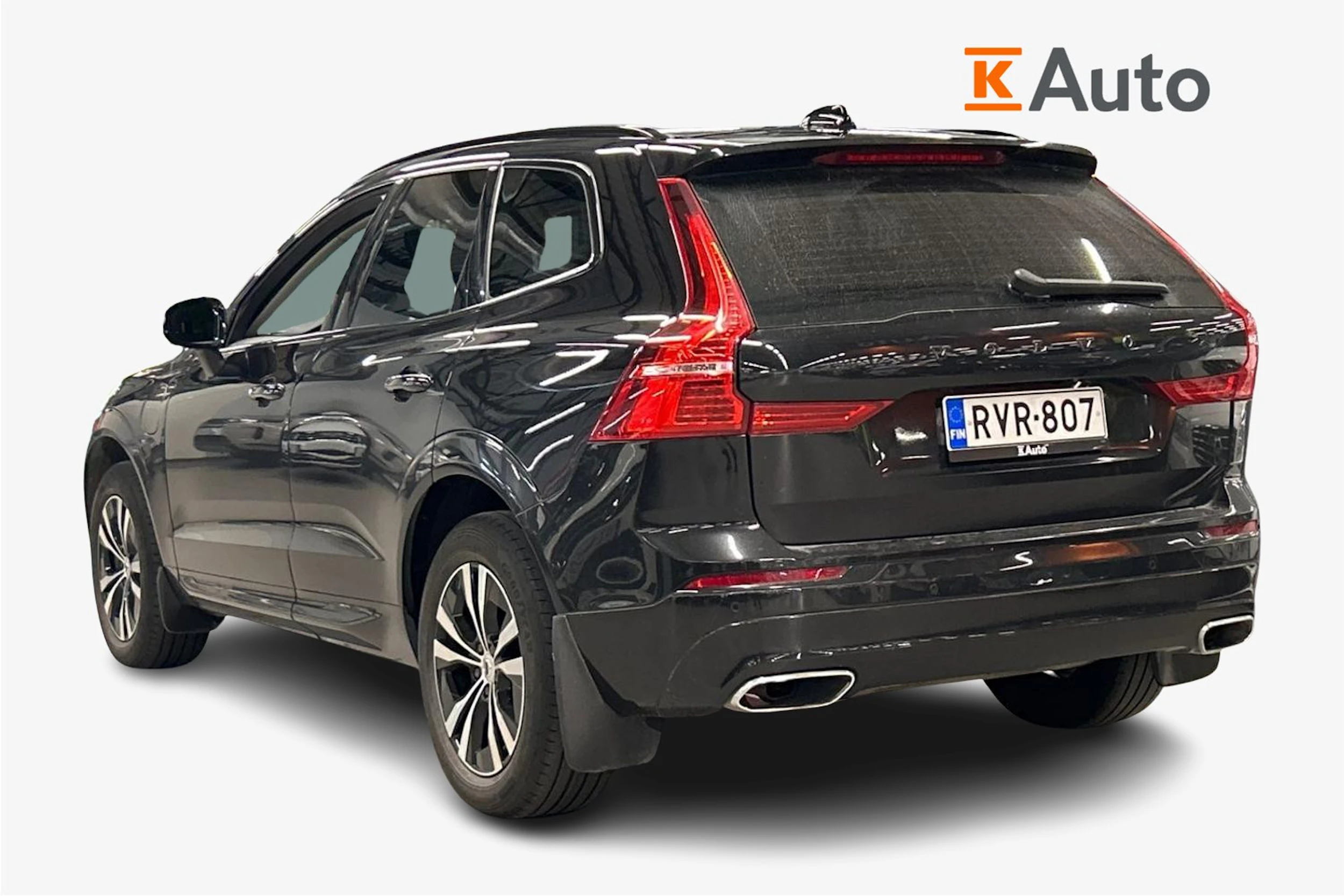 musta Volvo XC60 2021 kuva 2.