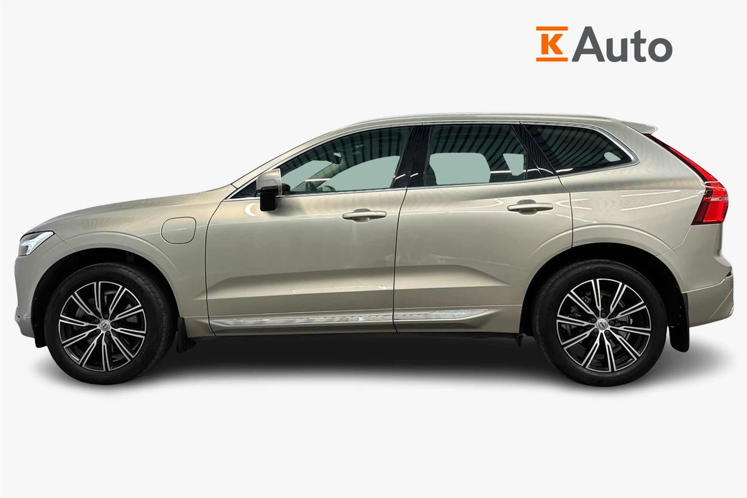 ruskea (beige) Volvo XC60 2021 kuva 7.
