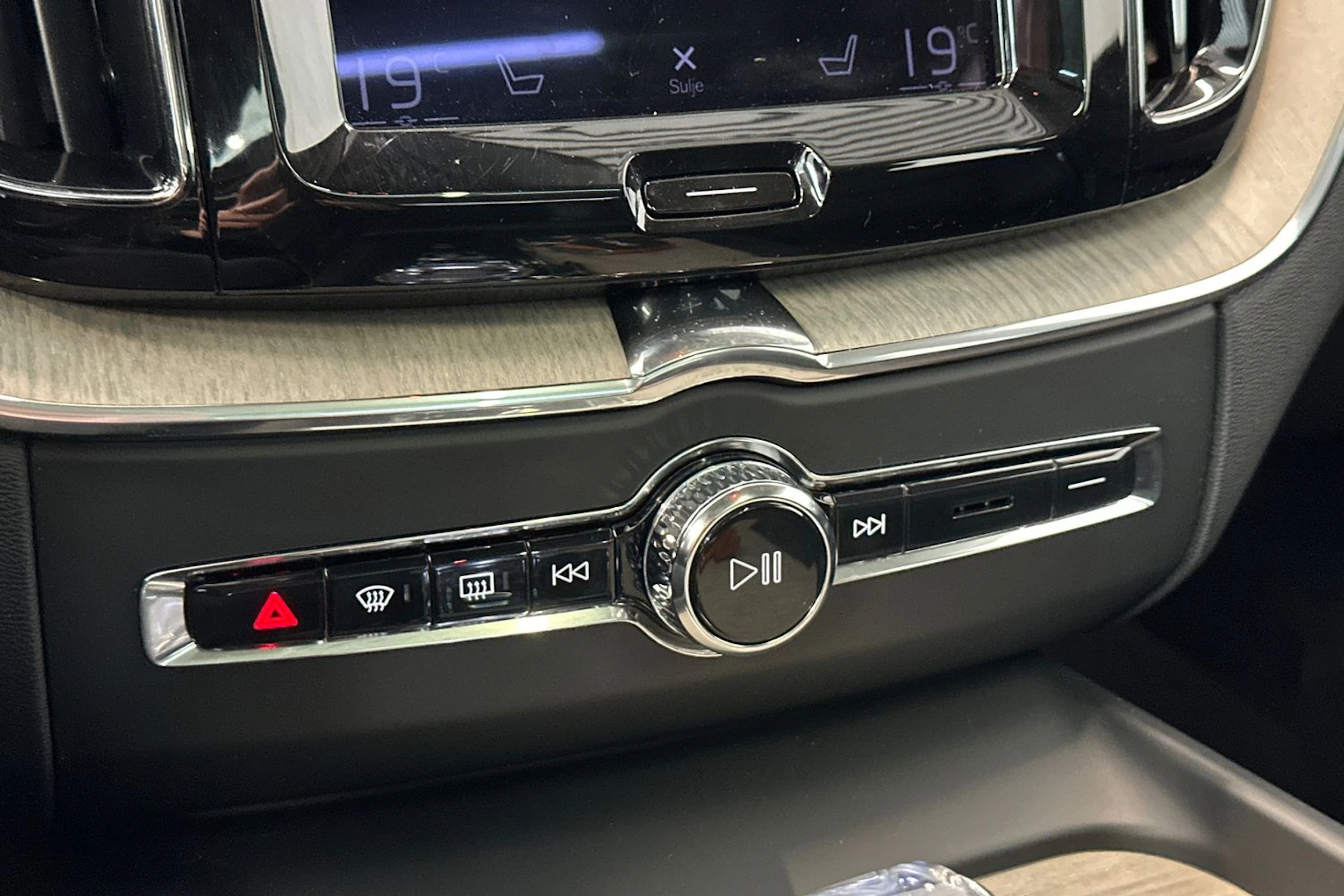 ruskea (beige) Volvo XC60 2021 kuva 23.