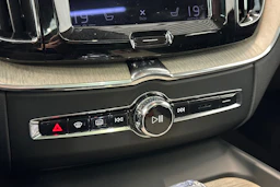 ruskea (beige) Volvo XC60 2021 kuva 23.