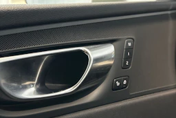 ruskea (beige) Volvo XC60 2021 kuva 25.