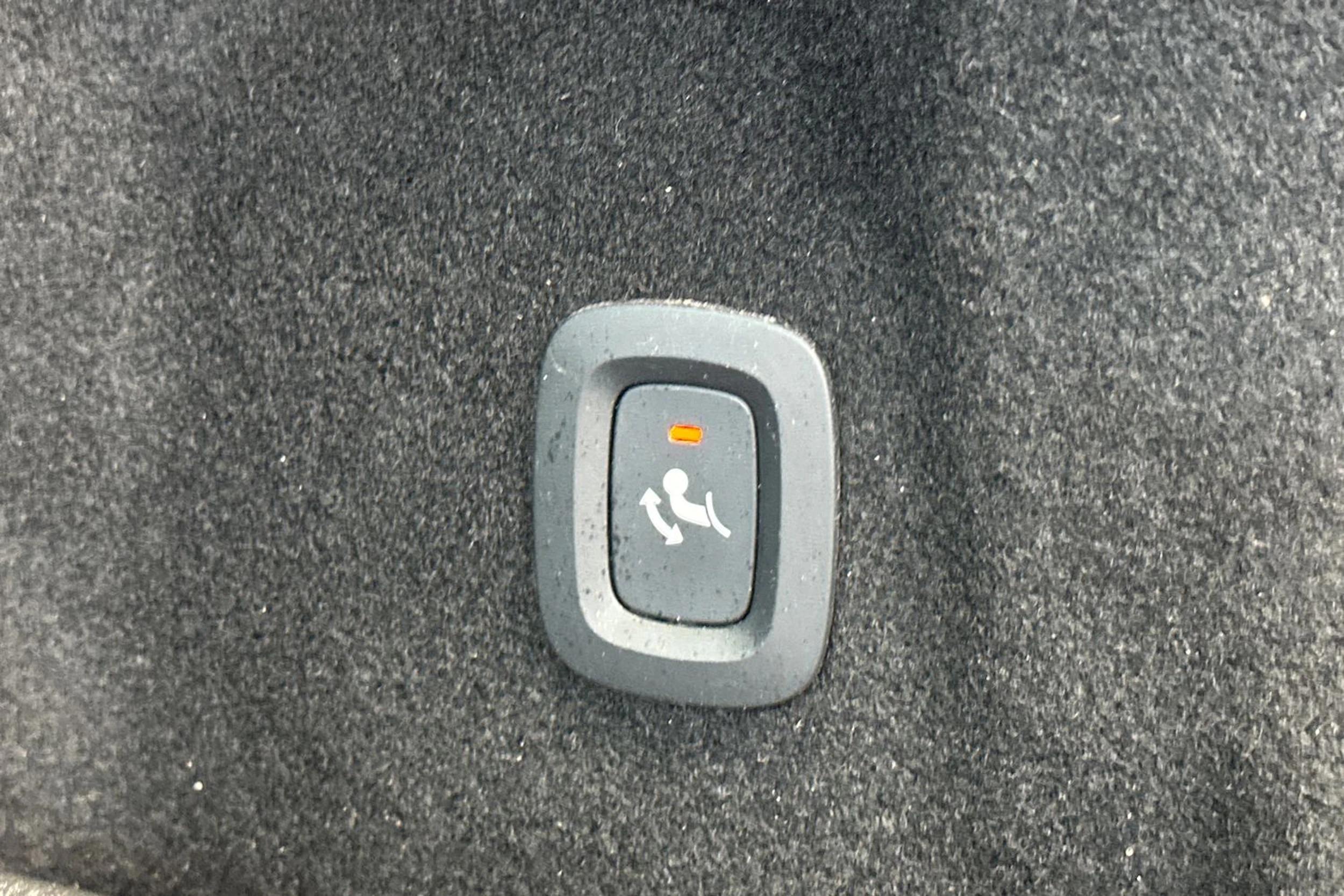 ruskea (beige) Volvo XC60 2021 kuva 28.