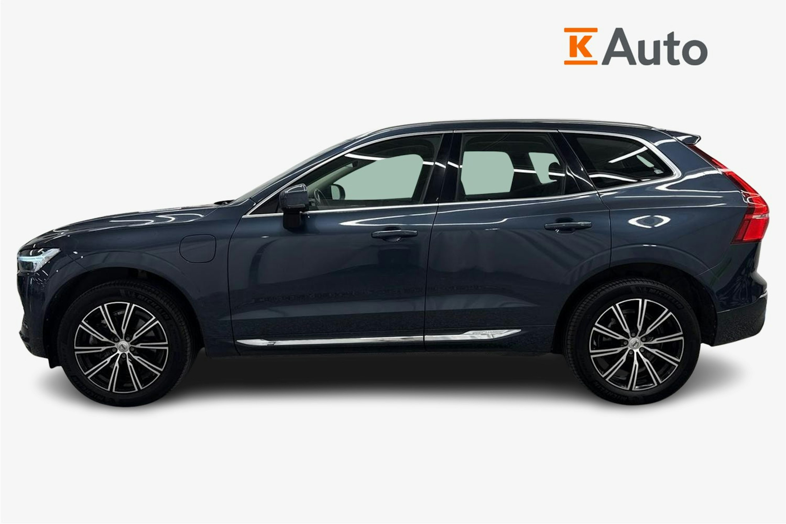 Sininen Volvo XC60 2021 kuva 6.