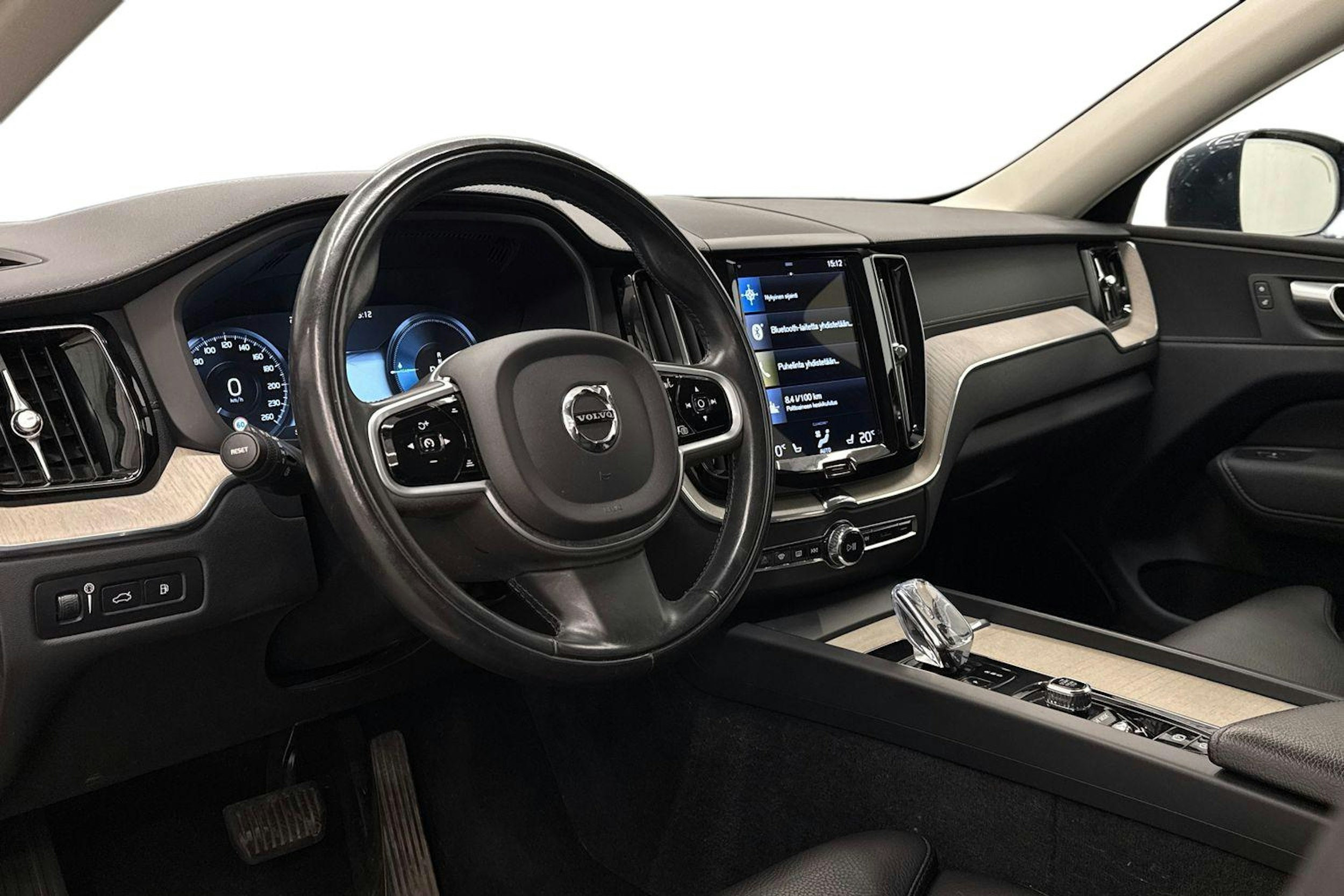 Sininen Volvo XC60 2021 kuva 7.